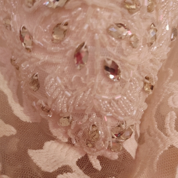 Formal dress - Picture 3 of 4